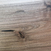 Suport magnetic cutite, lemn masiv de nuc cu margine naturala