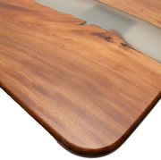 Blat masa lemn masiv nuc cu insertie de rasina epoxidica alb fumuriu margini rotunjite