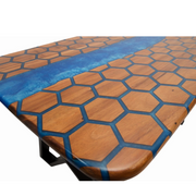 Sava, blat masa sufragerie din lemn masiv de nuc cu rasina epoxidica colturi rotunjite  finisaj satinat 