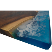 Amalfi, blat de masa din lemn nuc si rasina epoxidica, potrivita pentru orice stil de interior