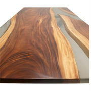 Masa din lemn masiv de nuc si rasina epoxidica pentru living